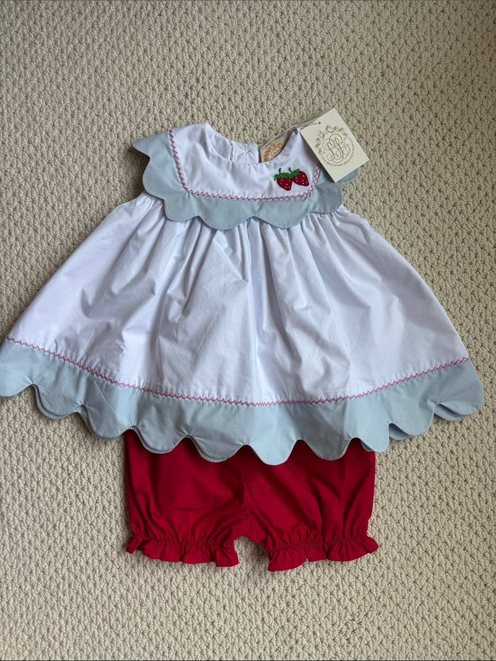 NWT The Beaufort Bonnet Company Sydney Scallop Set Strawberry and Red Bloomers